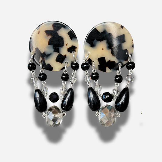 Boucles d’oreilles Pampilles écaille de tortue Francine Bramli Paris noir et cristal