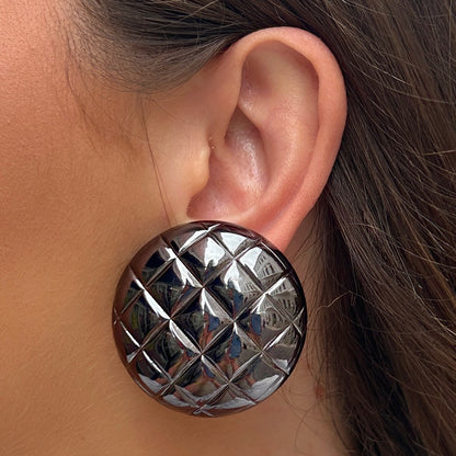 Boucles d'oreilles Rainball Matelassé Gris Hématite Francine Bramli rondes effet matelassé métallisé