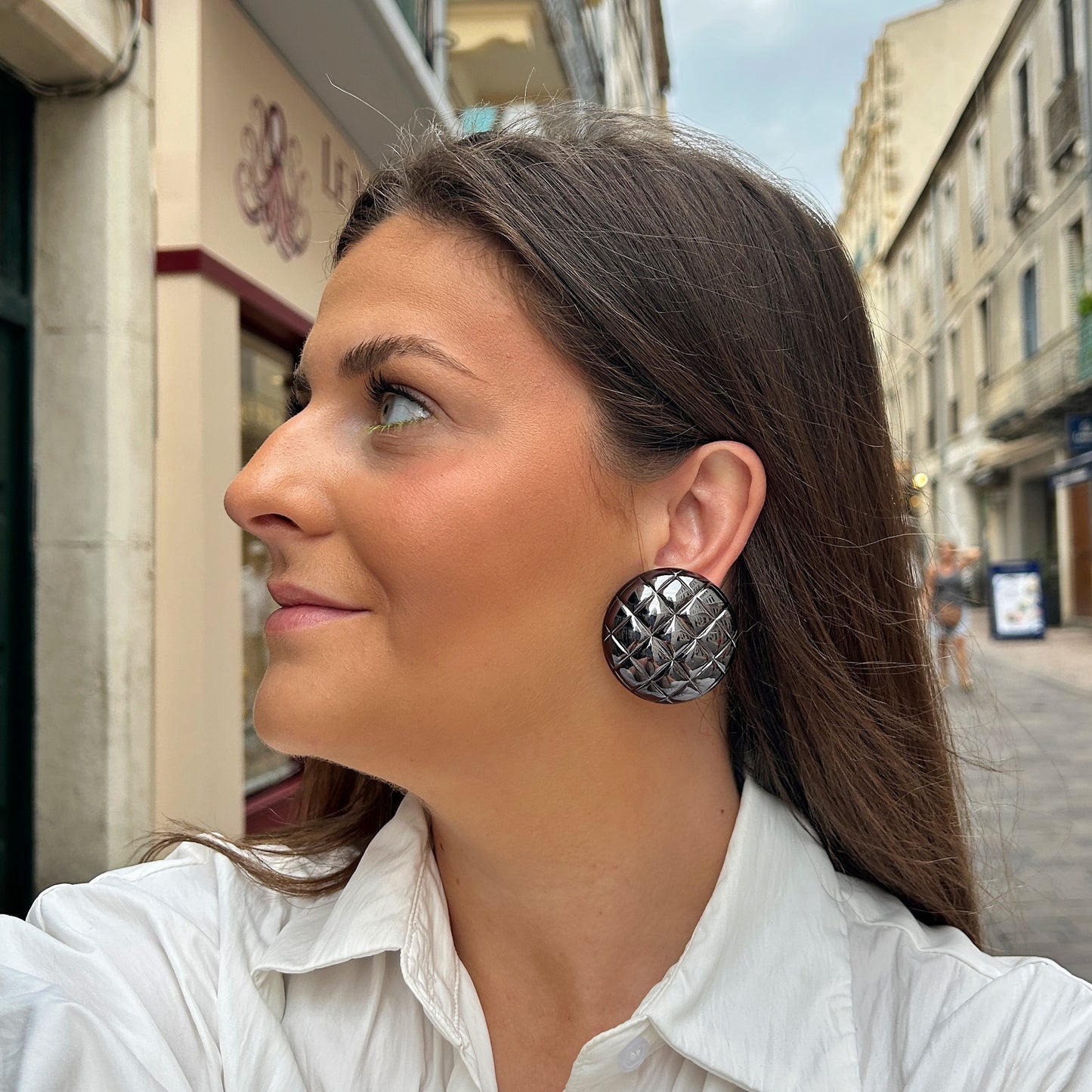 Boucles d'oreilles Rainball Matelassé Gris Hématite Francine Bramli rondes effet matelassé métallisé