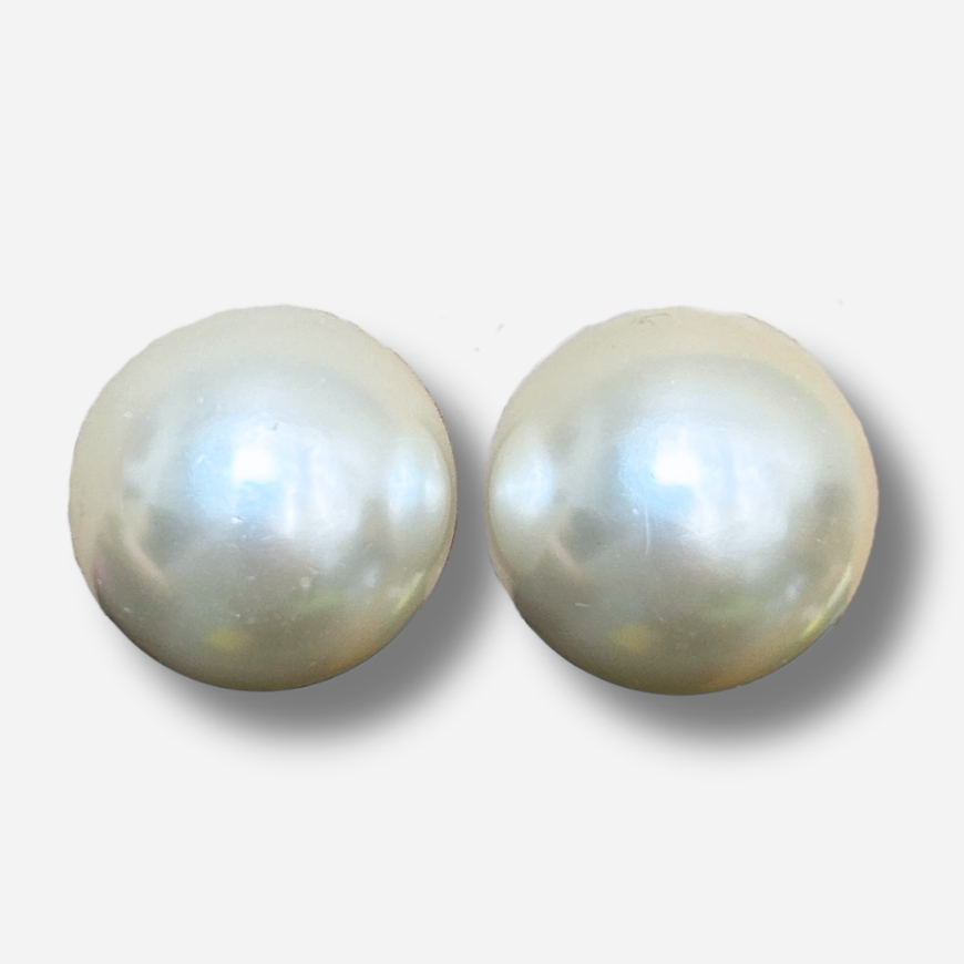 Boucles d’oreilles Rainball effet perles blanches Francine Bramli Paris
