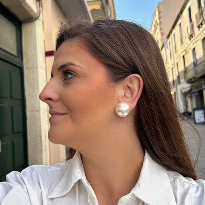 Boucles d’oreilles Rainball effet perles blanches Francine Bramli Paris
