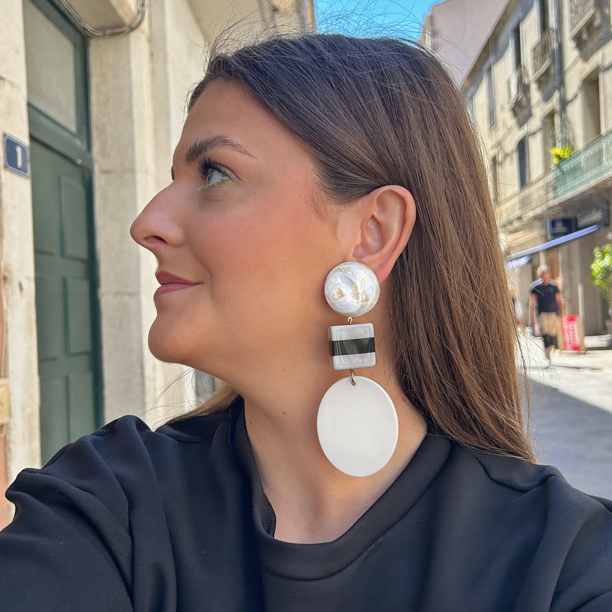 Boucles noir et blanc Francine Bramli Paris boucles graphiques élégantes