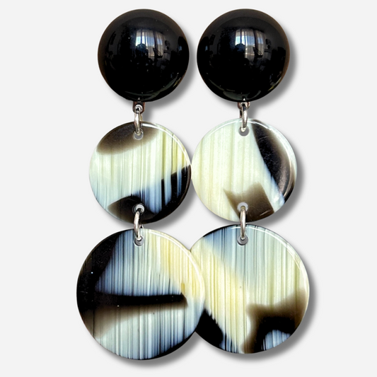 Boucles d’oreilles Solène Corne noir et ivoire Francine Bramli Paris

