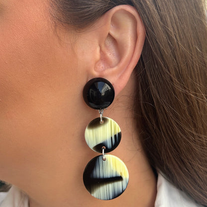 Boucles d’oreilles Solène Corne noir et ivoire Francine Bramli Paris
