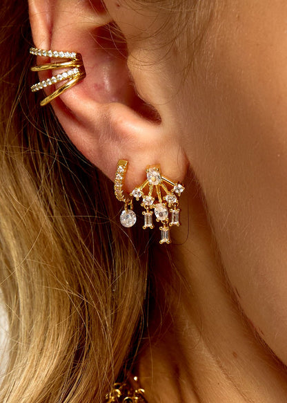 Boucles d’oreilles Stargaze Mya Bay portées à l’oreille