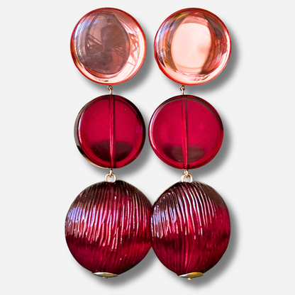 Boucles d’oreilles Sumac Bordeaux rouges pendantes Francine Bramli Paris
