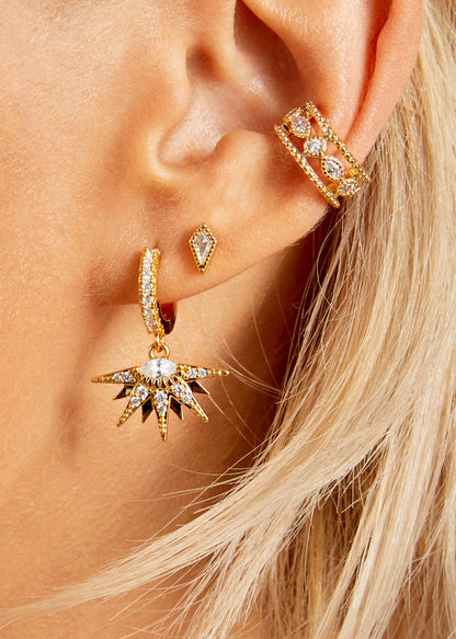 Boucles d’oreilles Sunrise Mya Bay portées à l’oreille