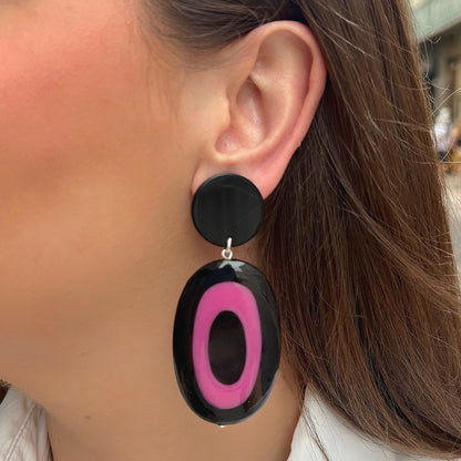 Boucles d’oreilles Tara Violet Noir Francine Bramli Paris avec pendentif ovale noir et violet