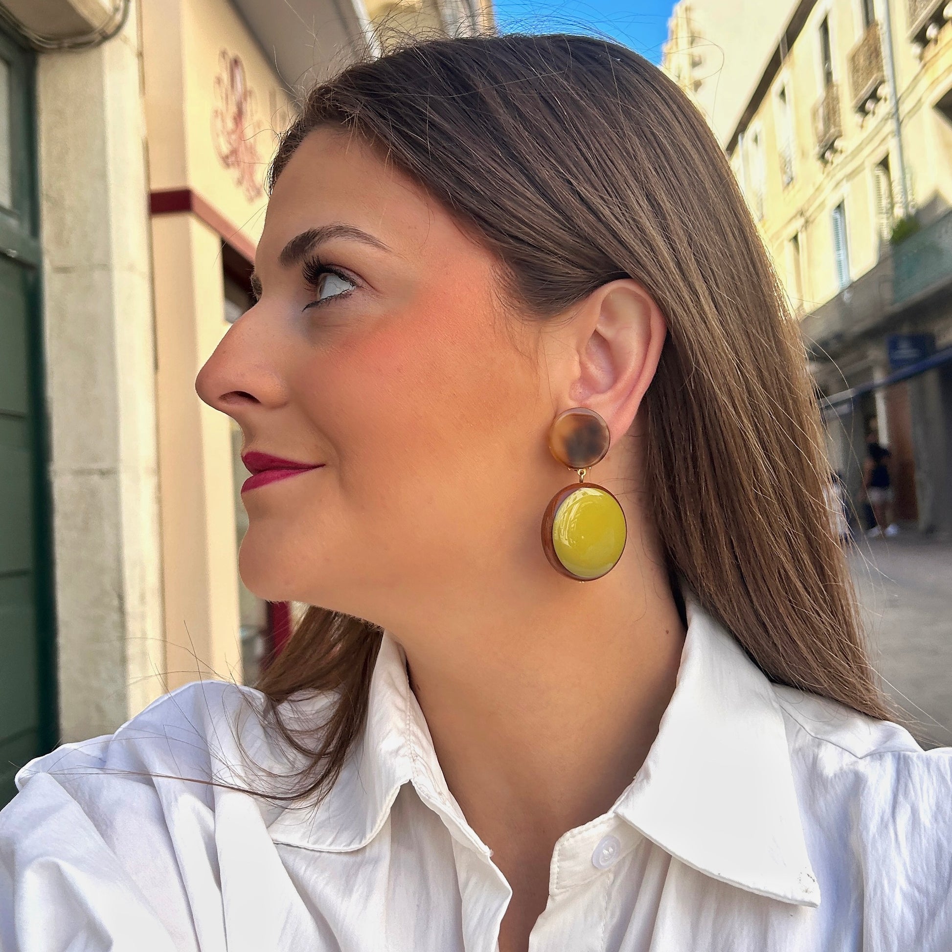 Boucles d'oreilles Tranoi Kaki Francine Bramli Paris kaki jaune et caramel
