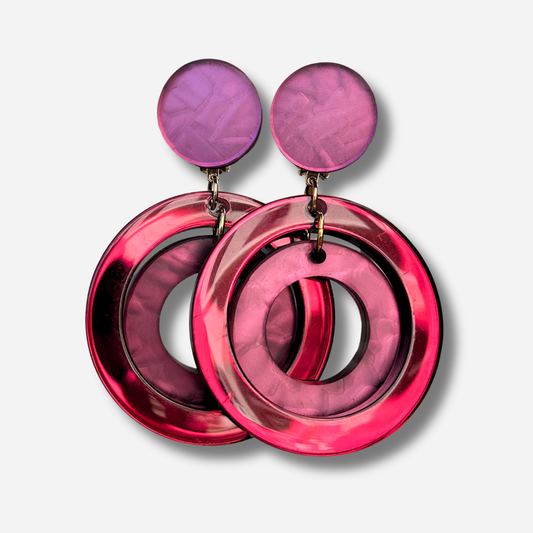 Boucles d’oreilles à clips Veronica Double Bordeaux Francine Bramli Paris, double anneau en résine translucide bordeaux et rose – Divinity Sète