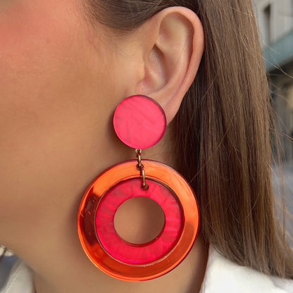 Boucles d’oreilles à clips Veronica Double Rouge Francine Bramli Paris, double anneau en résine translucide orange et rouge framboise – Divinity Sète