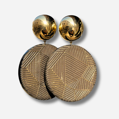 Boucles d'oreilles Zoé Noir et Or Francine Bramli avec cabochon doré et disque noir gravé géométrique
