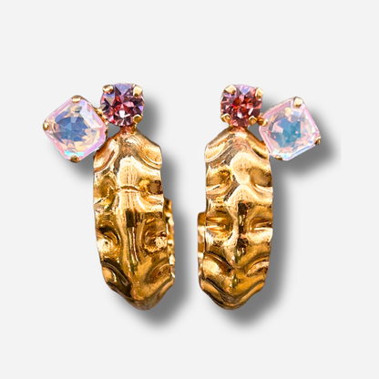 Boucles Oryna Rose Crézus créoles dorées martelées cristaux roses