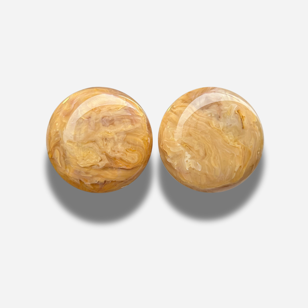 Boucles Rainball Camel Francine Bramli Paris effet marbré beige et camel chez Divinity Sète