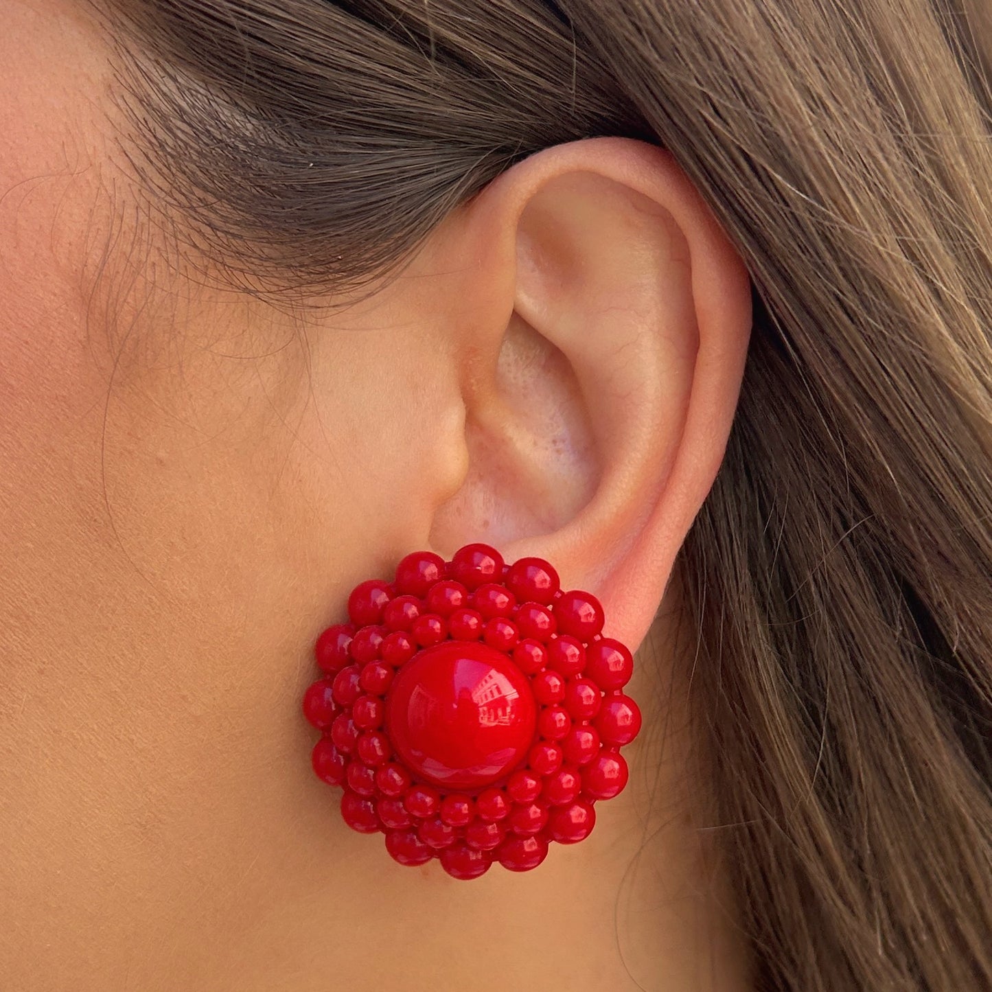 Boucles fleur rouge Francine Bramli Paris