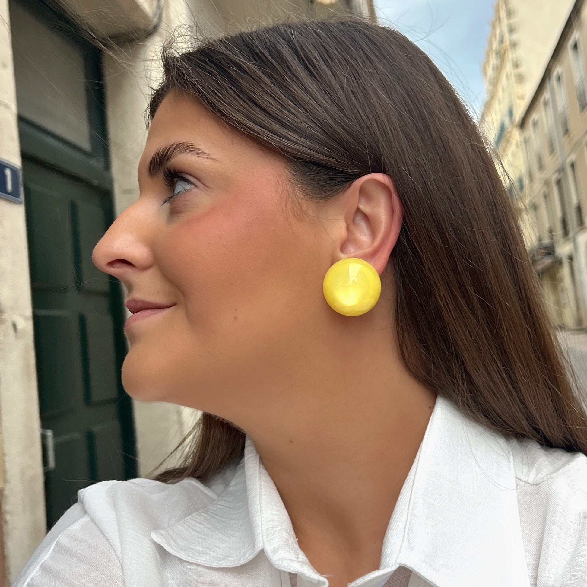 Boucles Rainball Irisée Jaune Francine Bramli Paris à clip en résine jaune citron