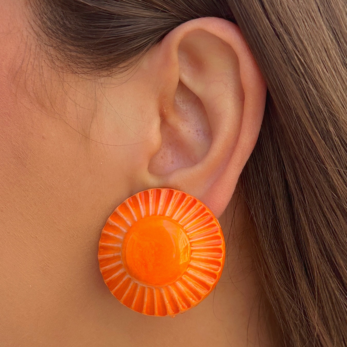 Boucles Rainball Orange Francine Bramli Paris résine effet soleil
