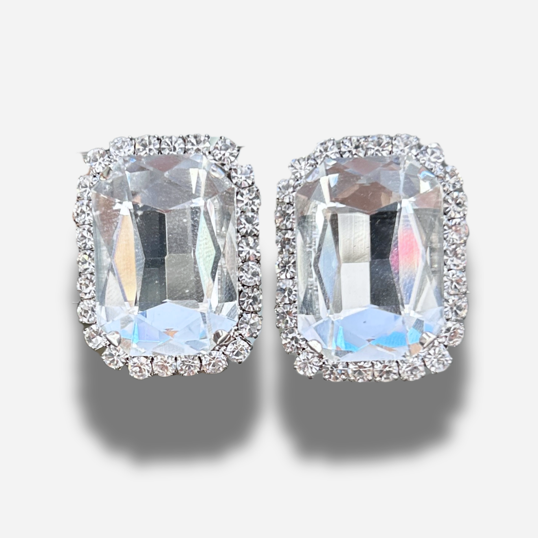 Boucles Rainball Princesse Francine Bramli Paris avec grand cristal rectangulaire transparent facetté et contour de strass argentés.