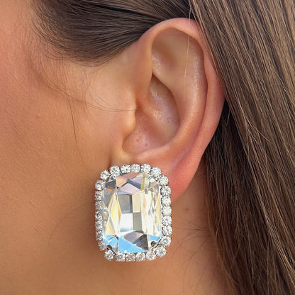 Boucles Rainball Princesse Francine Bramli Paris avec grand cristal rectangulaire transparent facetté et contour de strass argentés.