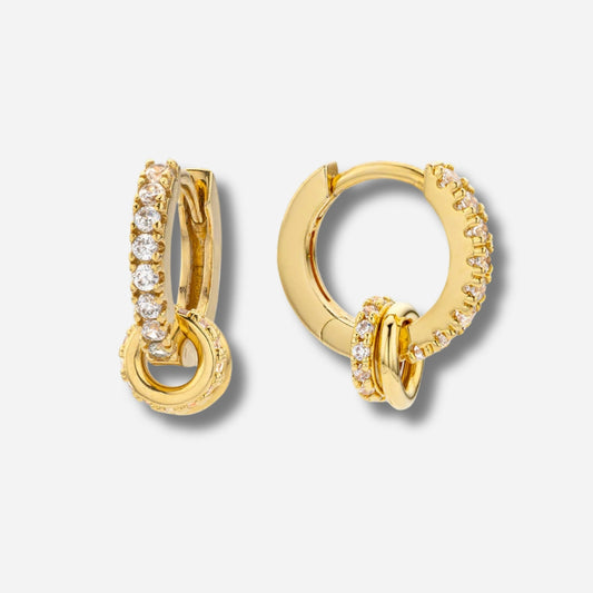 Boucles Rock Delhi Mya Bay créoles dorées anneaux entrelacés zirconiums