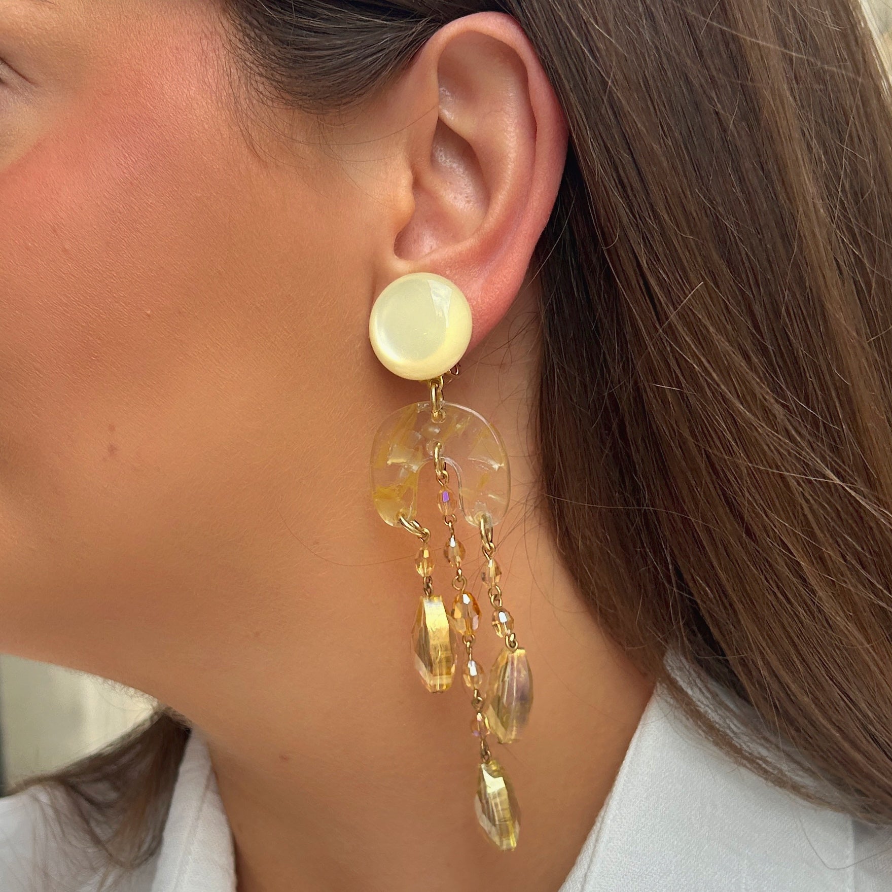 Boucles Sarah jaune Francine Bramli Paris cristaux dorés