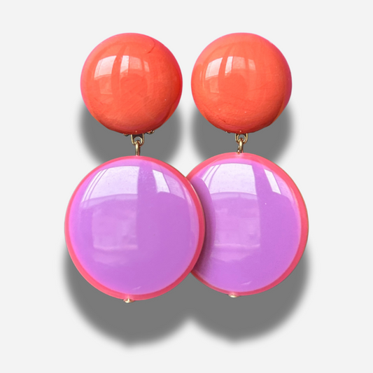 Boucles Tranoï Rose Francine Bramli Paris en résine rose corail et lilas chez Divinity Sète
