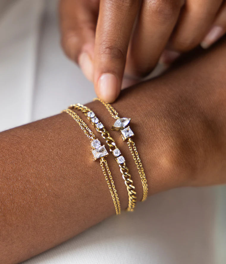 Bracelet Azilis ZAG acier inoxydable doré chaîne fine avec cristaux zircon femme Divinity Sète
