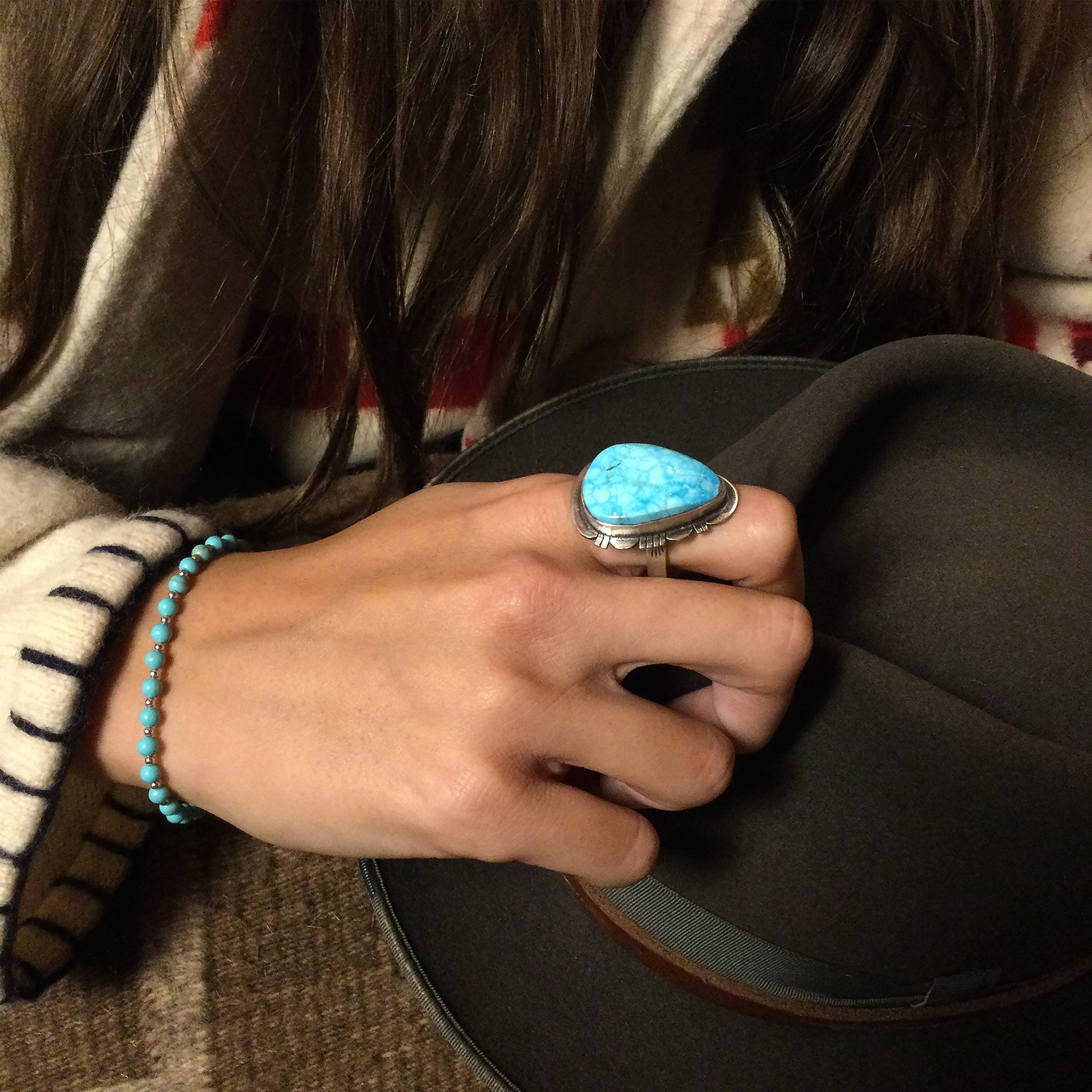 Bracelet B306 Harpo en perles rondes de turquoise naturelle et argent massif 925 fabriqué à la main aux États-Unis.
