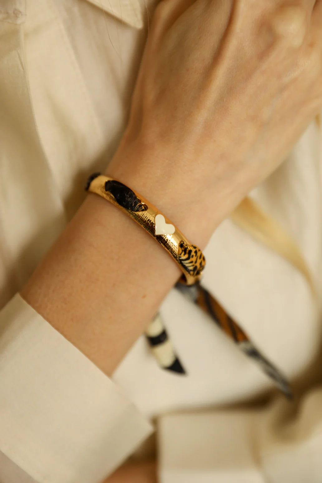 Bracelet coeur blanc doré élégant accessoire femme