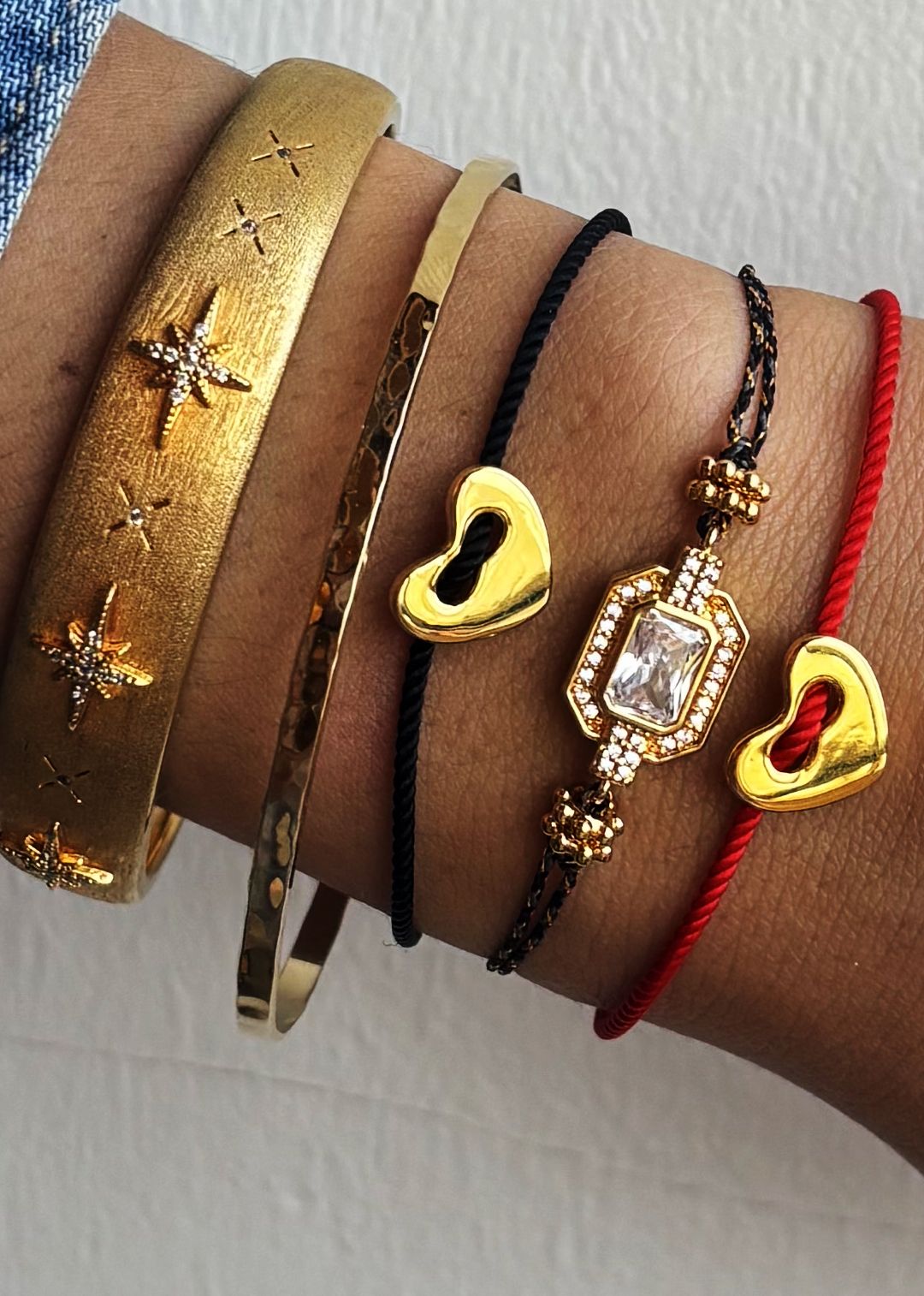 Bracelet Black Corazon Mya Bay porté en accumulation