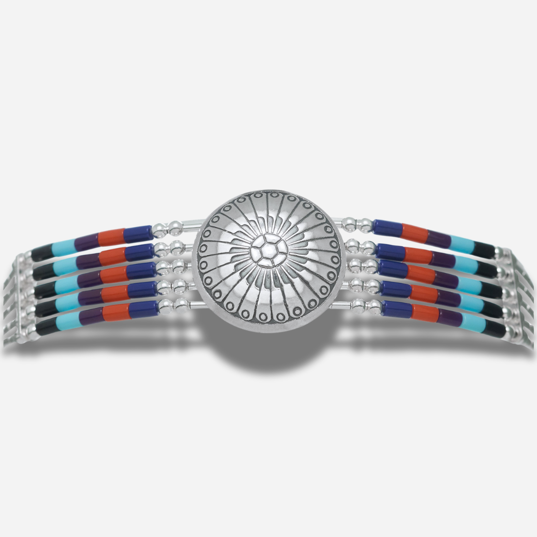 Bracelet Concho Cinq Rangs Multipierres B310 Harpo avec concho centrale en argent massif et perles Heishi multicolores fabriqué à la main aux États-Unis.