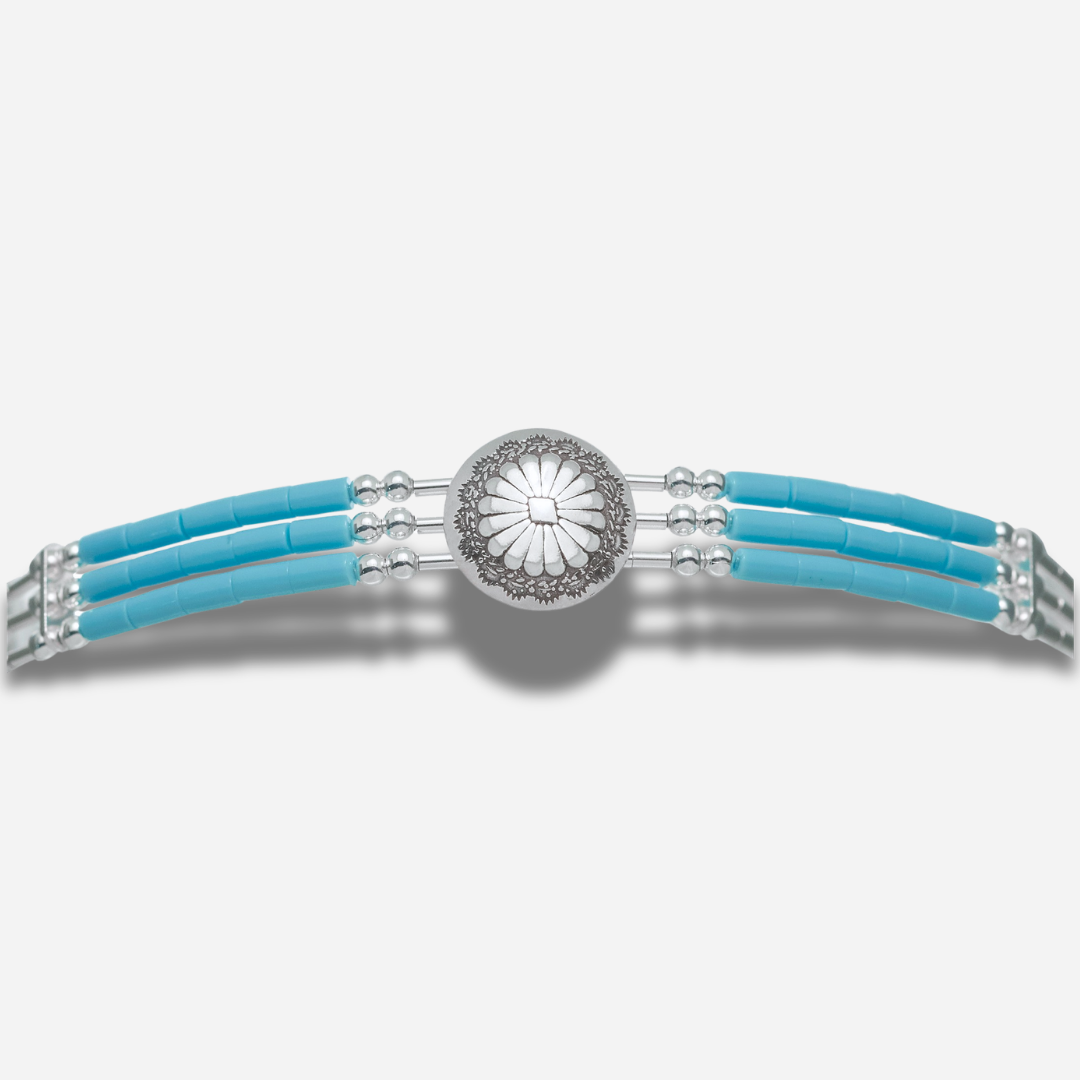 Bracelet Concho Trois Rangs Turquoise B336 Harpo avec concho florale en argent massif et perles turquoise fabriqué à la main aux États-Unis.