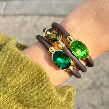 Bracelet Gala Vert Anis avec cristal ovale facetté vert anis, monture dorée et bracelet marron