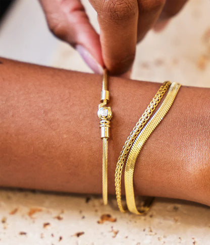 Bracelet jonc Ciao câble doré zircon central femme élégant Divinity Sète