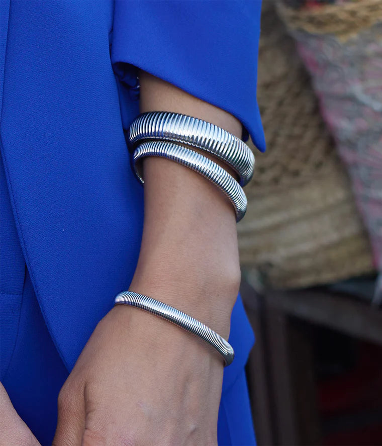Bracelet jonc Dixie ZAG acier inoxydable argenté ou doré bracelet tube strié tendance femme Divinity Sète