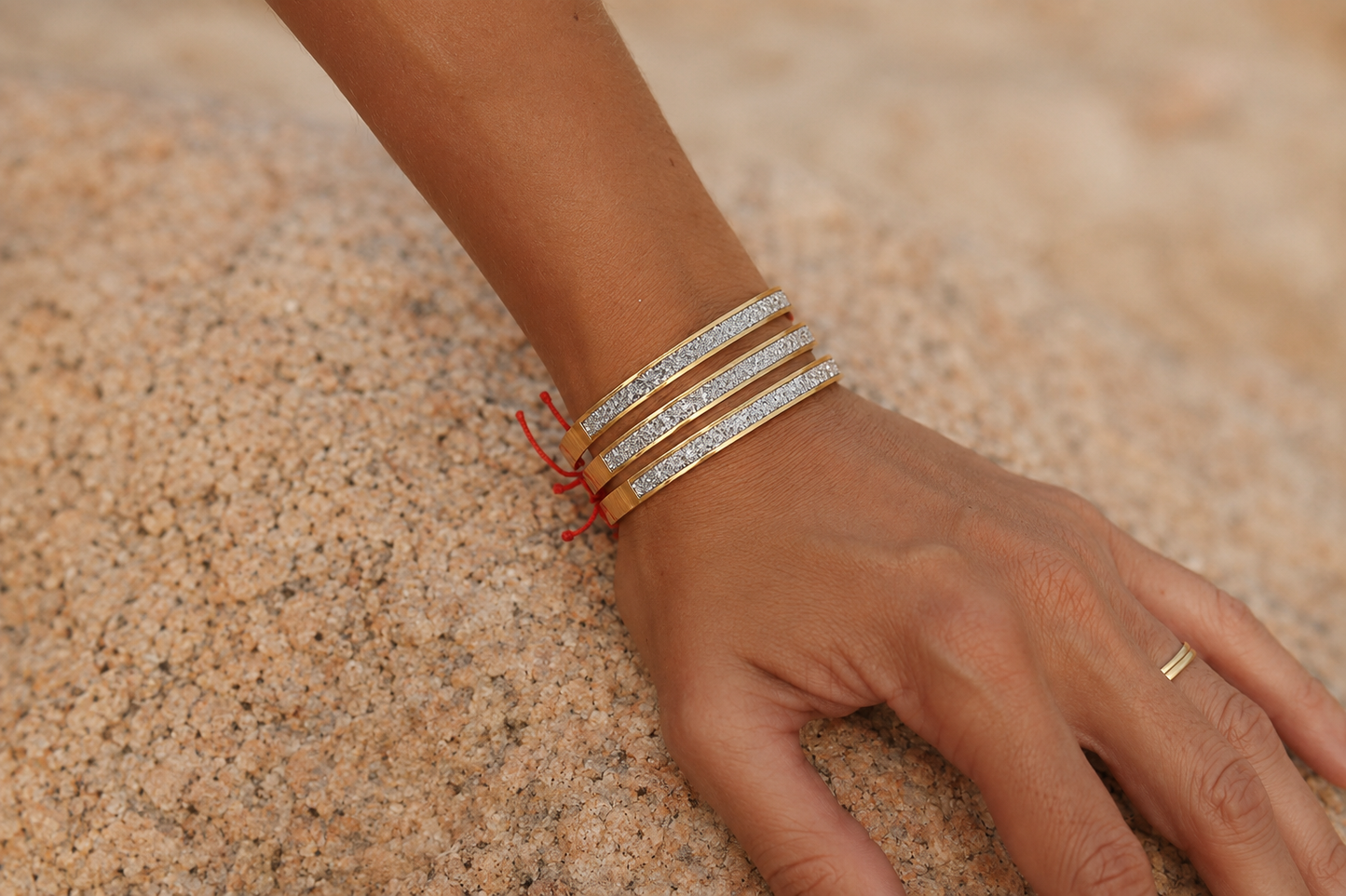 Bracelet jonc Orizonte Argent Amadrina doré avec finition argent pailletée