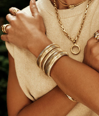 Bracelet jonc Roxie ZAG acier inoxydable large argenté ou doré bracelet tube strié tendance femme Divinity Sète