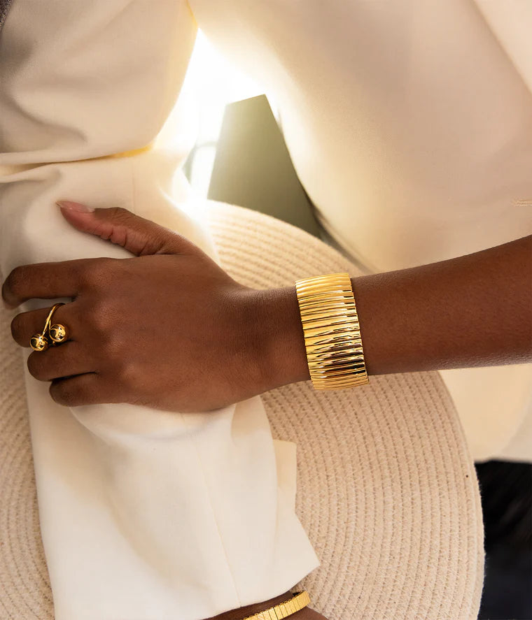 Bracelet jonc Wilona large doré extensible femme effet manchette Divinity Sète