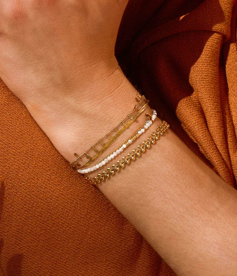 Bracelet Leaf ZAG en acier inoxydable doré composé de maillons en forme de feuilles