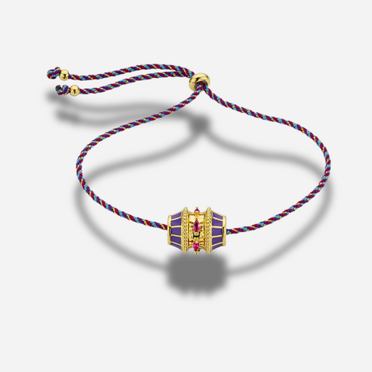 Bracelet Purple Talisman Mya Bay sur cordon violet avec talisman doré