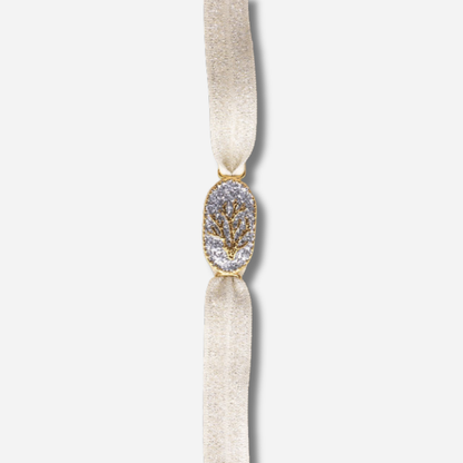 Bracelet Saleccia Corail Argent Amadrina sur ruban réglable avec corail doré, pavage de paillettes argentées et perle de corail naturelle