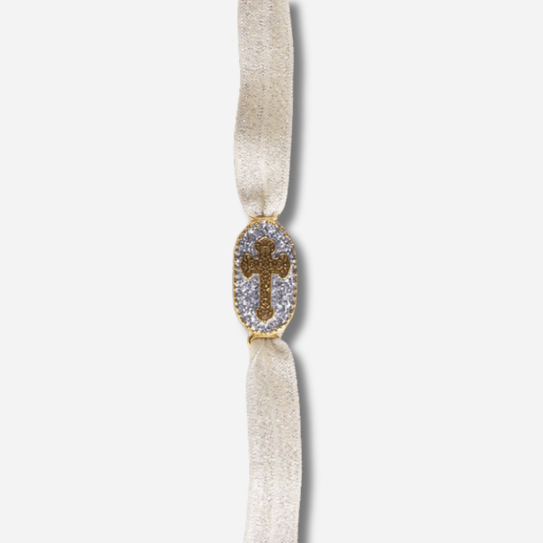 Bracelet Saleccia Croix Argent Amadrina sur ruban réglable avec croix dorée, pavage de paillettes argentées et perle de corail naturelle