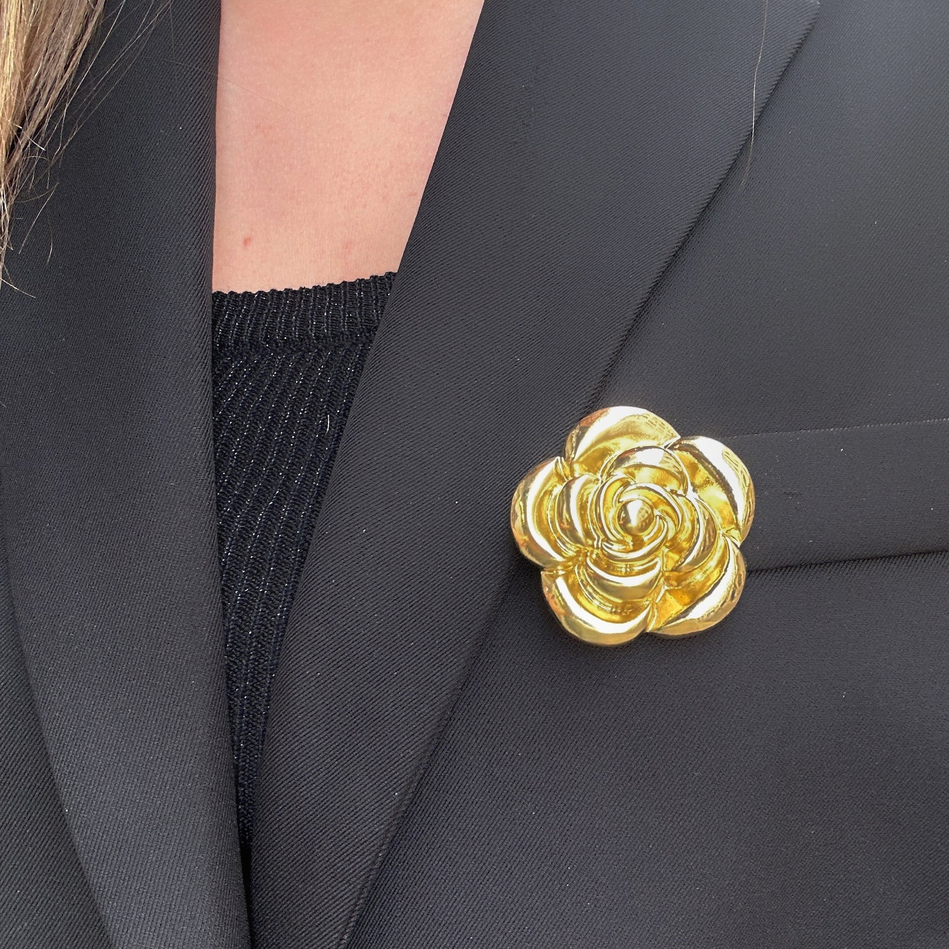 broche-aimantee-fleur-dore-divinity-sete