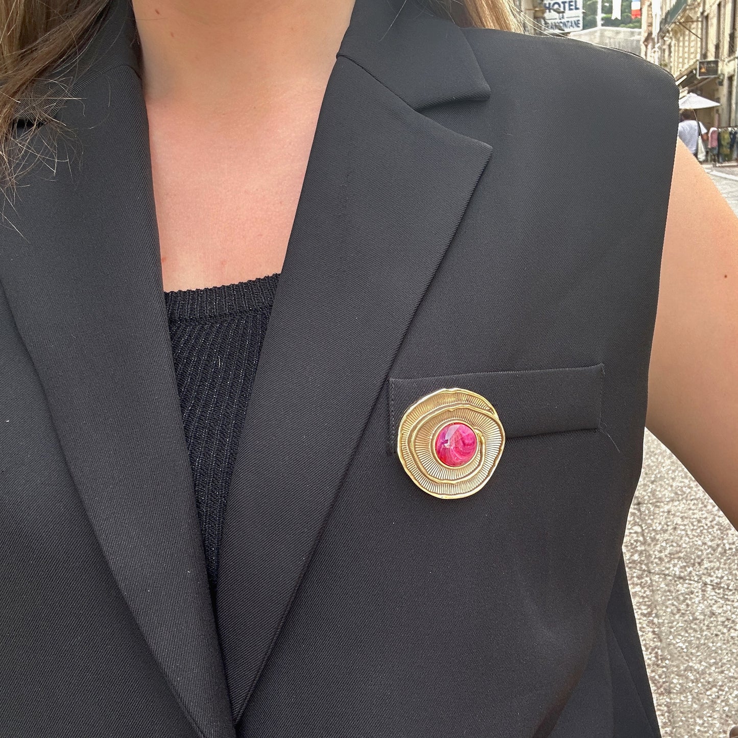 broche-aimantee-fleur-dore-rouge-divinity-sete