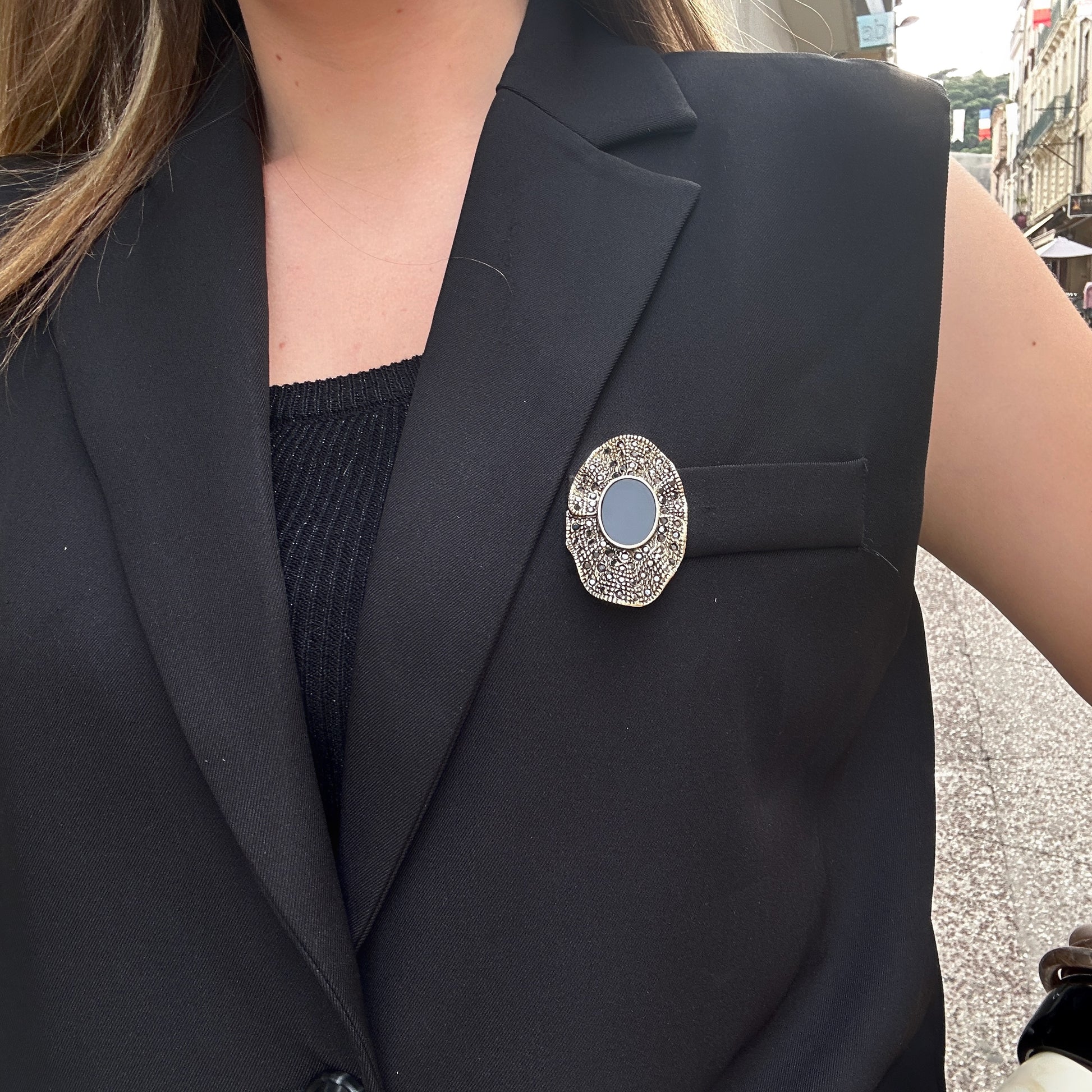 broche-aimantee-ovale-noir-strass-divinity-sete