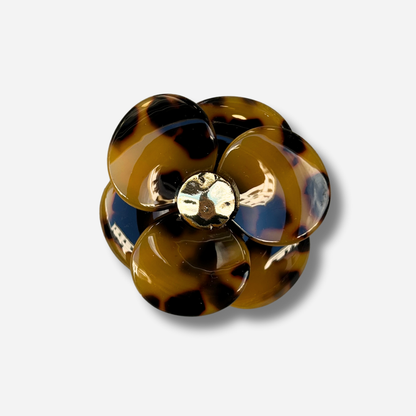 Broche bijou femme camélia léopard en résine brillante