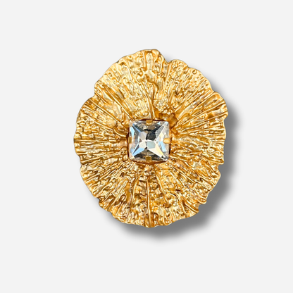 Broche bijou femme martelée dorée avec strass