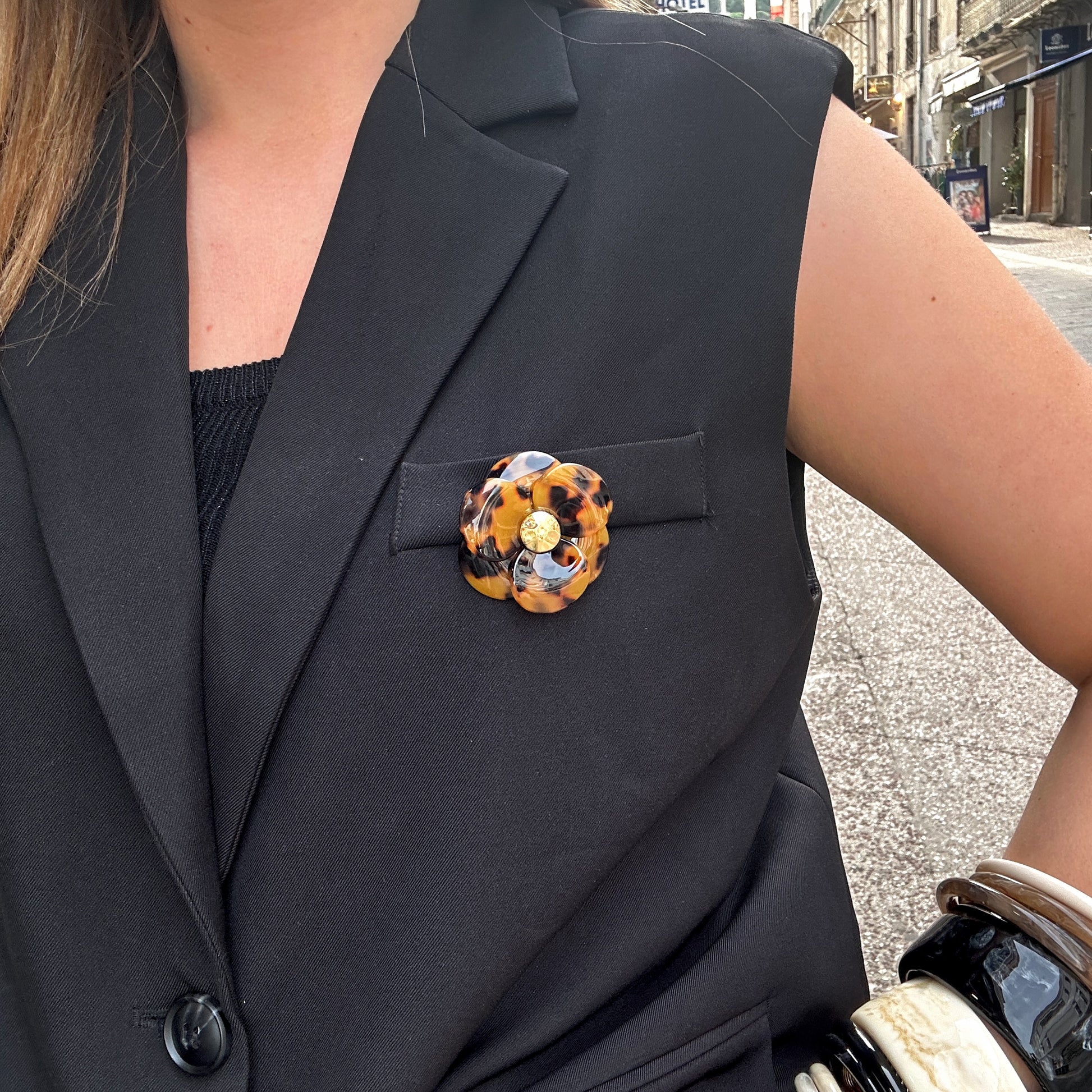 broche-camelia-ecaille-divinity-sete