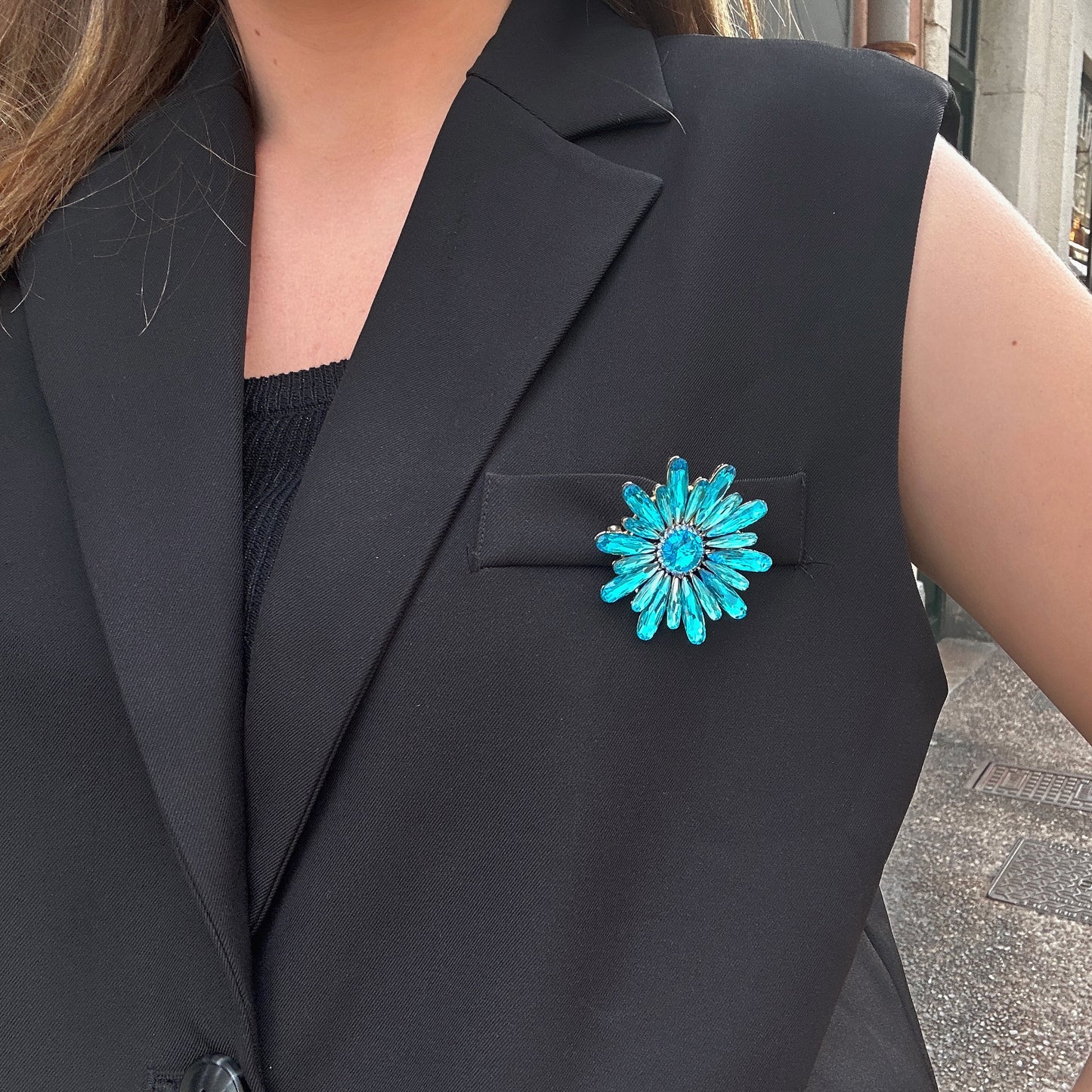 broche-chrysantheme-bleu-divinity-sete