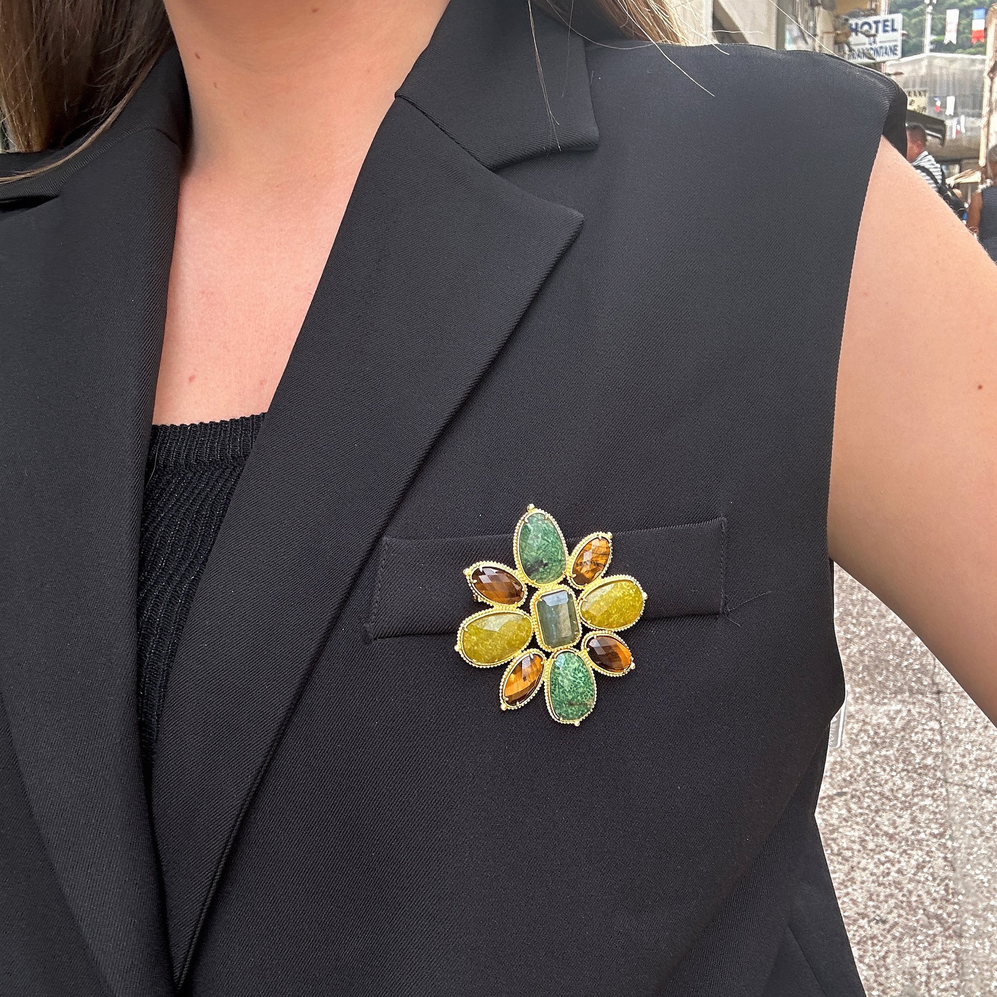 broche-floral-marron-divinity-sete